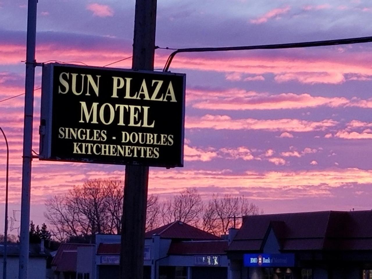 Sun Plaza Motel Sundre 外观 照片