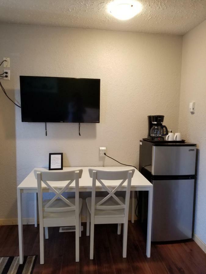 Sun Plaza Motel Sundre 外观 照片